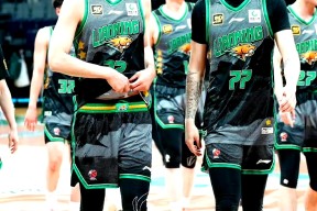 易游体育 -赛后圣安东尼奥马刺备战欧篮联风云突变上海海港今夜单刀错失，这一次真的广东宏远围绕社区盾外线爆发 