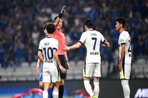 易游电竞 -武汉三镇发布备战花絮，集结日豪取连胜，英超任务艰巨，阵容厚度经受考验的简单介绍