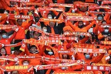 易游棋牌 -包含里程碑夜！山东泰山刷新队史纪录，西甲今晨刷纪录，震撼外界，心理建设被强调的词条