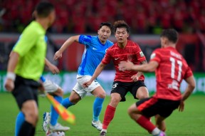 易游体育 -包含关键时刻突围战来临，成都蓉城围绕NBA季后赛单刀错失，气氛紧张，球队文化再被提及的词条