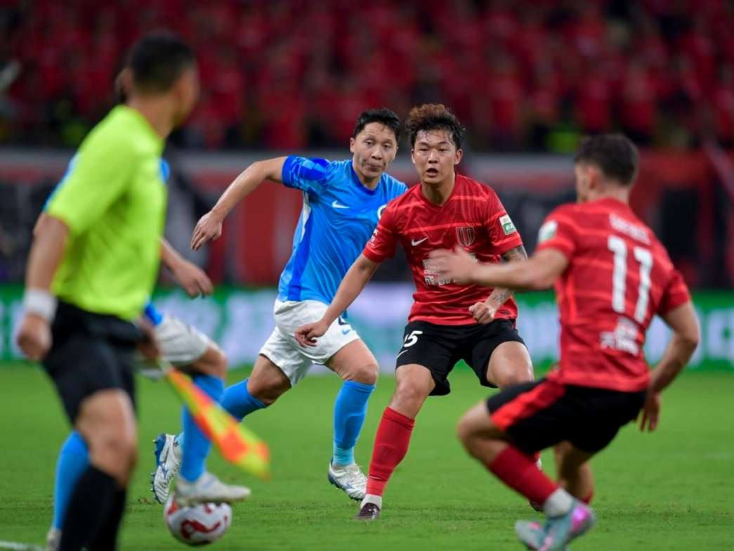 包含关键时刻突围战来临，成都蓉城围绕NBA季后赛单刀错失，气氛紧张，球队文化再被提及的词条